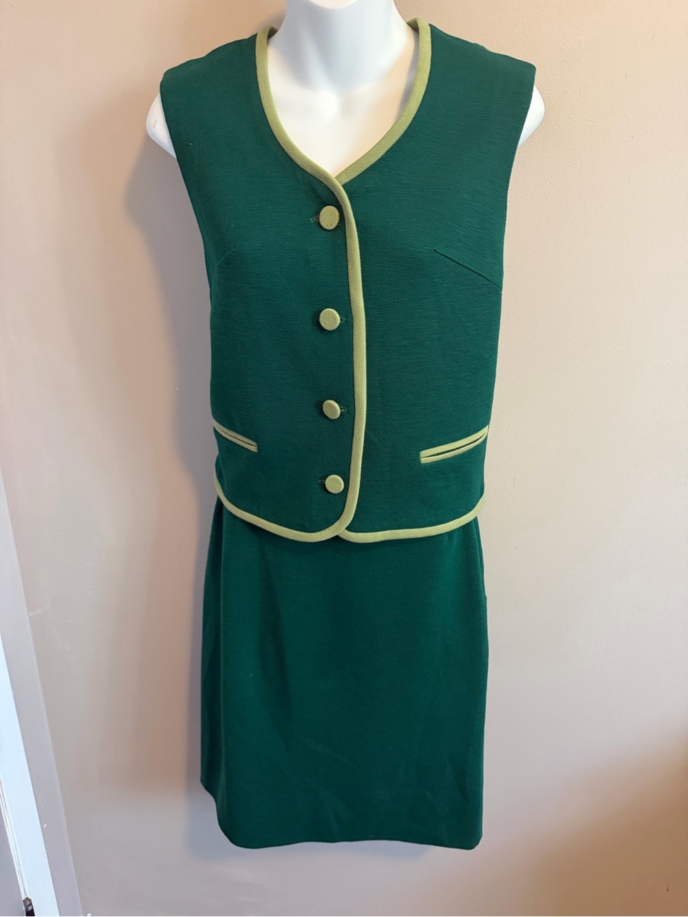 Jonathan Logan Vintage 1960s Green Vest & Skirt Suit Set Size 7/8